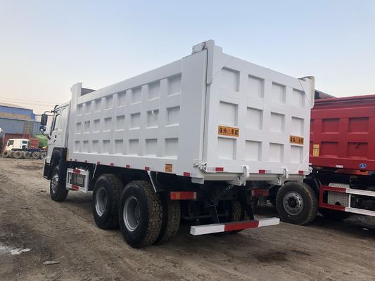 Sinitruk HOWO 6X4 10 roues usées camionneur de 30 t Zz3257n3847A avec réservoir de carburant de 300 L