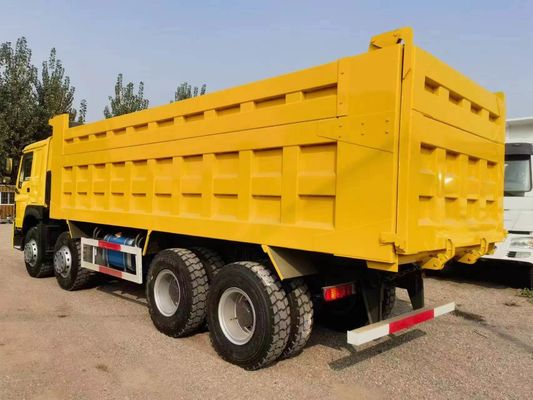 HOWO 8X4 Camion de décharge Camion de décharge pour l'Afrique 20cbm Seau Dimension 25-30 tonnes Capacité