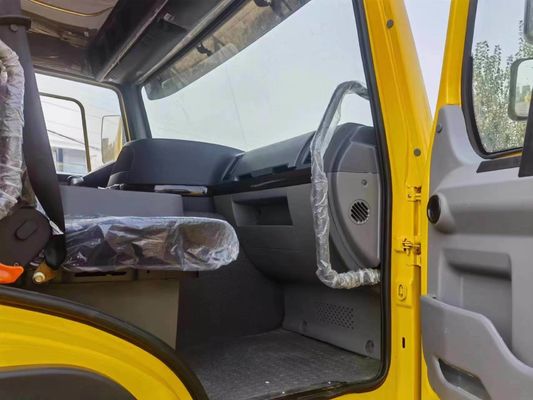 HOWO 8X4 Camion de décharge Camion de décharge pour l'Afrique 20cbm Seau Dimension 25-30 tonnes Capacité