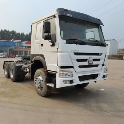 Sinotruk HOWO 371HP 6X4 10 roues Tête de semi-remorque Charge de réservoir Tireur de décharge de remorque Tracteur de camion