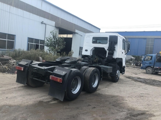 Sinotruk HOWO 371HP 6X4 10 roues Tête de semi-remorque Charge de réservoir Tireur de décharge de remorque Tracteur de camion