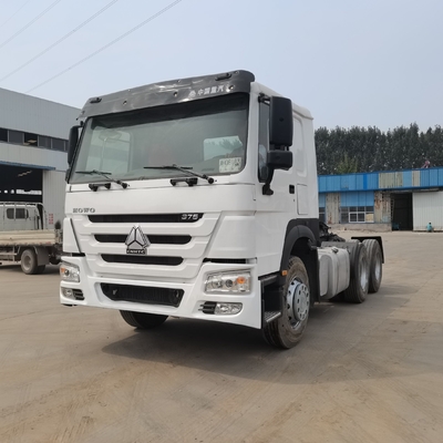 Sinotruk HOWO 6*4 10 roulettes Tireur à tête de camion avec une capacité de chargement de 40-60 tonnes