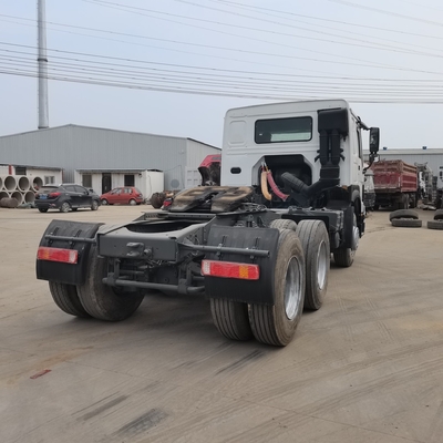 Sinotruk HOWO 6*4 10 roulettes Tireur à tête de camion avec une capacité de chargement de 40-60 tonnes