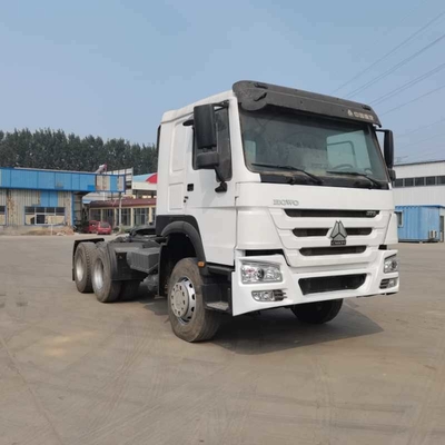 Sinotruk HOWO 6*4 10 roulettes Tireur à tête de camion avec une capacité de chargement de 40-60 tonnes