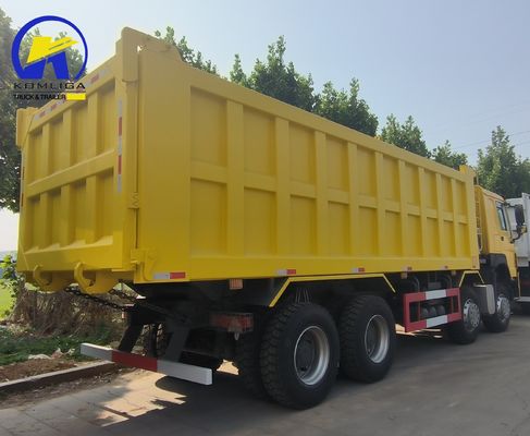 Sinotruk HOWO 12 pneus 8X4 camion à bascule avec certification pneumatique GCC