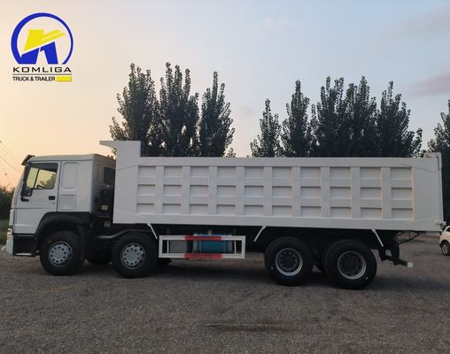 Sinotruk HOWO 12 pneus 8X4 camion à bascule avec certification pneumatique GCC