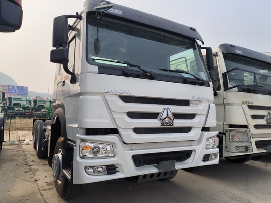 6X4 Sinotruk HOWO Tireur lourd Tireur camion Tête de remorque avec Wd615.47 Capacité du moteur&gt; 8L