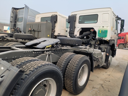 Sinotruk HOWO 6X4 Tracteur camion-dériveur avec 10 roues et un rapport de vitesse de 3,08 au mieux