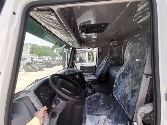 Sinotruk HOWO Camion tracteur de grande capacité 6X4 Tête de remorque avec capacité du moteur&gt; 8L