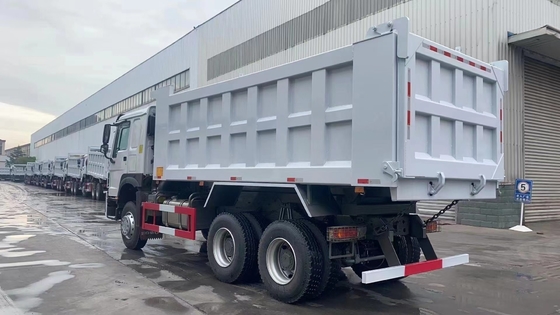 Conception de pneus radiaux Sinotruk HOWO 375HP 380HP 400 HP 6X4 camion à bascule pour lourdes charges
