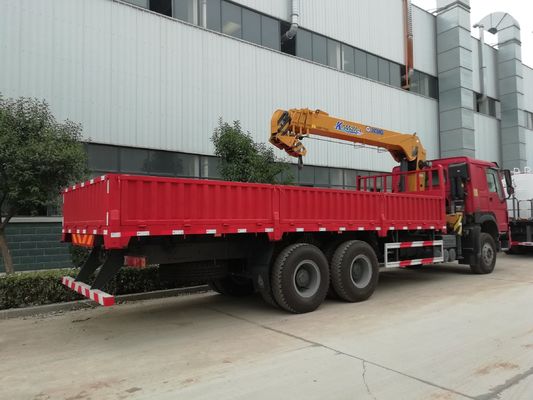 HOWO 6X4 Camion de marchandises avec grue Camion monté Grue 25-30 tonnes Capacité personnalisée
