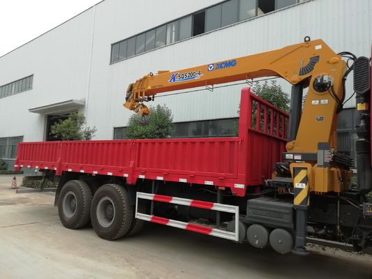 HOWO 6X4 Camion de marchandises avec grue Camion monté Grue 25-30 tonnes Capacité personnalisée