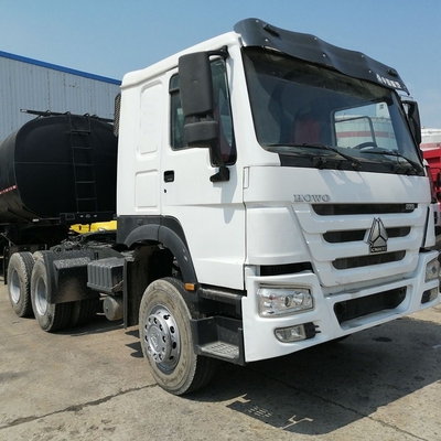 Utilisé Sinotruk HOWO 6X4 10 roues 375HP Blanc Tracteur Truck tête avec demande personnalisée