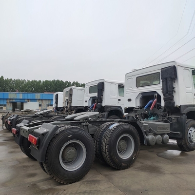 Sinotruk HOWO 6X4 10 roues Tête de chariot à roues usées Chariot à tracteur blanc