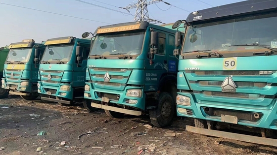 Euro5 HOWO 6X4 original avec déchargeuse à bascule et moteur diesel &gt; 8L