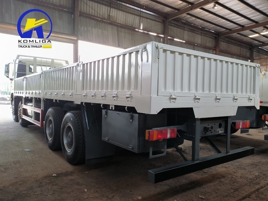 Conception de pneus sans tuyau Sinotruk HOWO 8X4 camion de marchandises lourdes avec transmission Wly6t46
