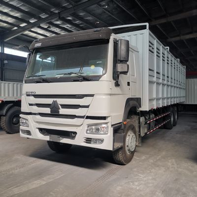 Camion de marchandises Sinotruk HOWO avec certification ECE des pneus et transmission Wly6t46