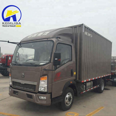Sinotruk HOWO 4X2 camion-cargo avec transmission manuelle et capacité de réservoir de carburant de 120 litres