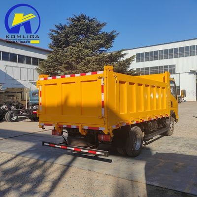 Capacité du réservoir de carburant de 120 litres Diesel 4x2 5 tonnes Sinotruk HOWO Camion Benne