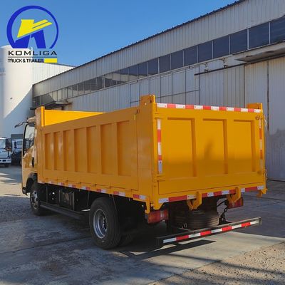 Capacité du réservoir de carburant de 120 litres Diesel 4x2 5 tonnes Sinotruk HOWO Camion Benne