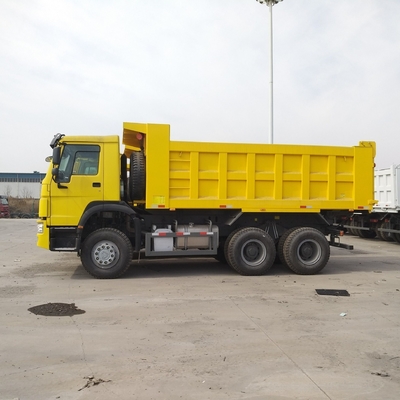 Une camionnette HOWO 6X4 avec une puissance de 420 chevaux et une capacité de chargement de 16 tonnes à prix abordable