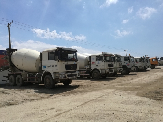 Shacman F2000 F3000 X3000 Camion de mélangeur de béton auto-chargement pour les exigences du client