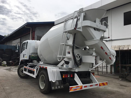 6 roues petit 4x2 3 tonnes 5 tonnes camion mélangeur de béton mini avec Euro 4 norme d'émission