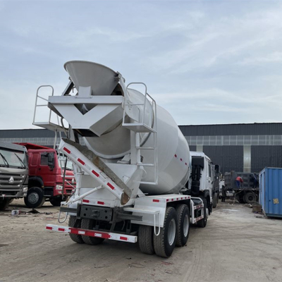 6x4 8m3 9m3 10m3 Ciment à béton pour le mélangeur Silos camion pour la personnalisation 8560X2496X3800mm