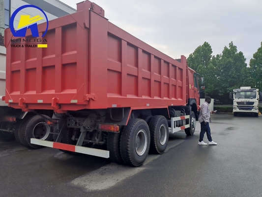 375HP Sinotruk HOWO 6X4 Mining Tipper camion de décharge d'occasion avec 10 sièges sur le marché chaud