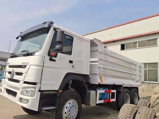 Camion d'occasion Sinotruck HOWO 6X4 371HP Camion de décharge lourd pour le déversement