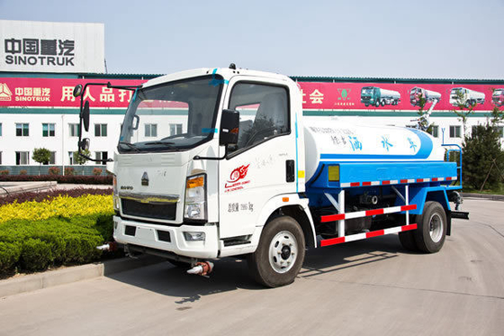 30 tonnes de charge utile Sinotruck HOWO 4X2 Mini 2000 Gallons camion à eau avec moteur D12.42