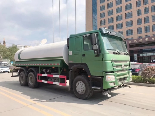 Sinotruck HOWO 6X4 371HP 380HP 20000L camion-citerne à carburant avec certification GCC et pneus
