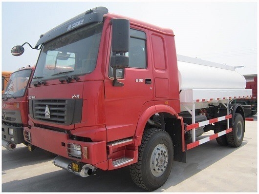 Direction Zf8118 Sinotruk 20000 litres pétrole diesel réservoir de carburant 15000 litres