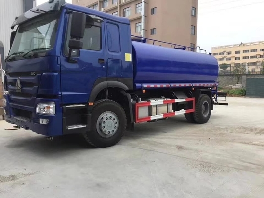 3000 Gallons 5000 Gallons 4X2 Camion à carburant 6 roues Camion pétrolier Camion-citerne avec direction Zf8118