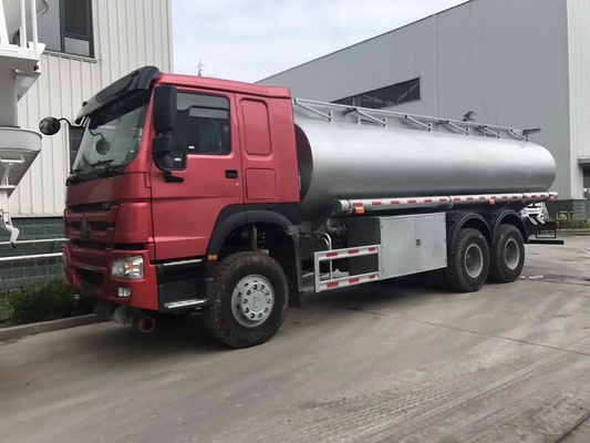 3000 Gallons 5000 Gallons 4X2 Camion à carburant 6 roues Camion pétrolier Camion-citerne avec direction Zf8118