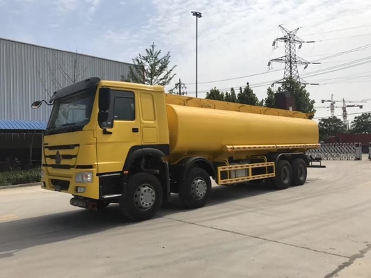 Sinotruck 12 roues HOWO 8X4 40000 litres camion-citerne à carburant avec une capacité de charge de 21-30 t