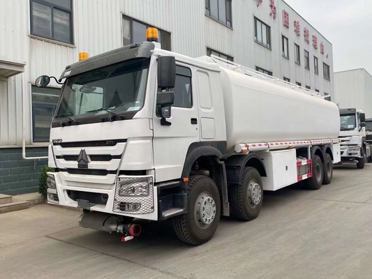 8*4 Sinotruck HOWO Fuel Tank Truck Sensor de débit avec transmission manuelle