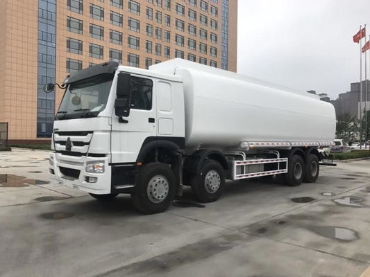 8*4 Sinotruck HOWO Fuel Tank Truck Sensor de débit avec transmission manuelle