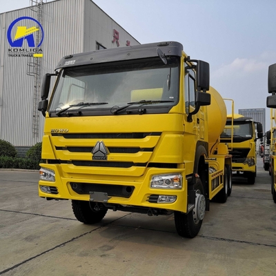 Sinotruk HOWO 8 Cbm 9cbm 10cbm Ciment mélangeur avec une puissance maximale de 300-400 chevaux