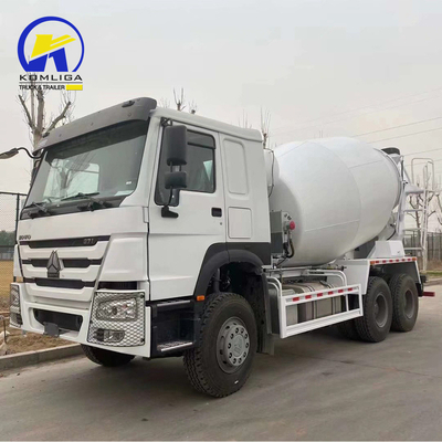 Camion à ciment en vrac HOWO 6X4 Silos de ciment en vrac avec une puissance maximale de 300 à 400 chevaux