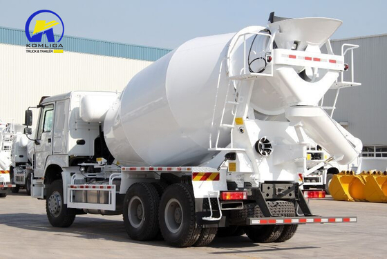 Camion à ciment en vrac HOWO 6X4 Silos de ciment en vrac avec une puissance maximale de 300 à 400 chevaux
