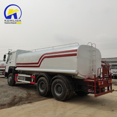 6X4 20m3 371HP Sinotruck HOWO Camion réservoir d'eau avec axe arrière Hc16 et réservoir de carburant 400L
