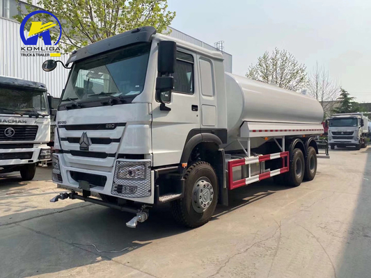 Sinotruck HOWO 20cbm 6X4 10 pneus camion-citerne à eau avec support de pièces détachées techniques