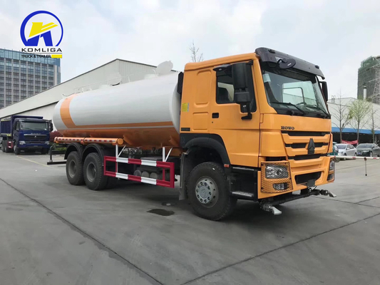 Sinotruck HOWO 20cbm 6X4 10 pneus camion-citerne à eau avec support de pièces détachées techniques