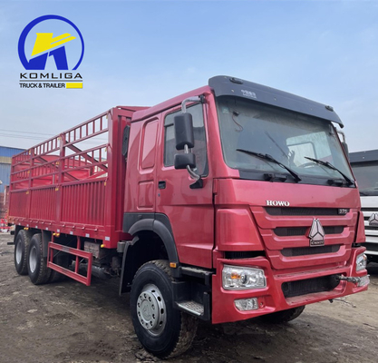 Sinotruck HOWO Camion à rames à clôture à 10 roues 6X4 Dolly Full Side Wall Board Camion à conteneurs