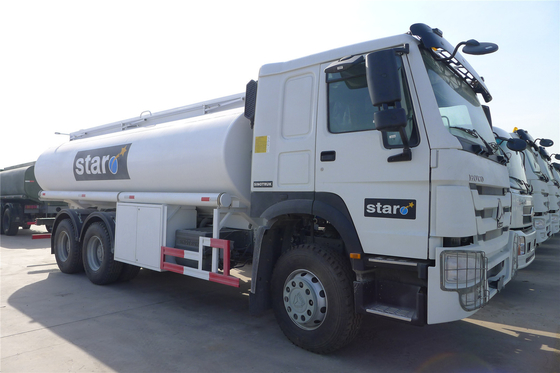 12 16m zone d'aspersion distributeur de carburant camion HOWO Shacman réservoir de carburant camion de ravitaillement