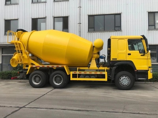 8 à 10 cbm HOWO Shacman Cement Mixer Truck Transmission manuelle pour l'Afrique