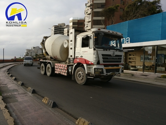 Conception de pneus radiaux Shacman F3000 camion mélangeur de béton pour les grands projets de construction