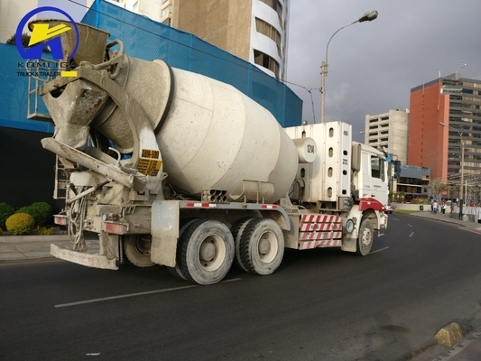 Conception de pneus radiaux Shacman F3000 camion mélangeur de béton pour les grands projets de construction