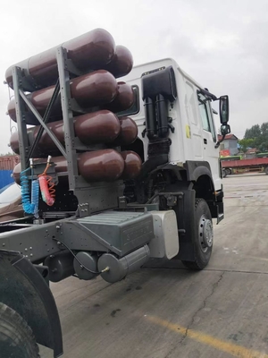 Capacité de 25-30 tonnes HOWO CNG Tractor Truck/ Cargo Truck/ pour le transport de grande capacité